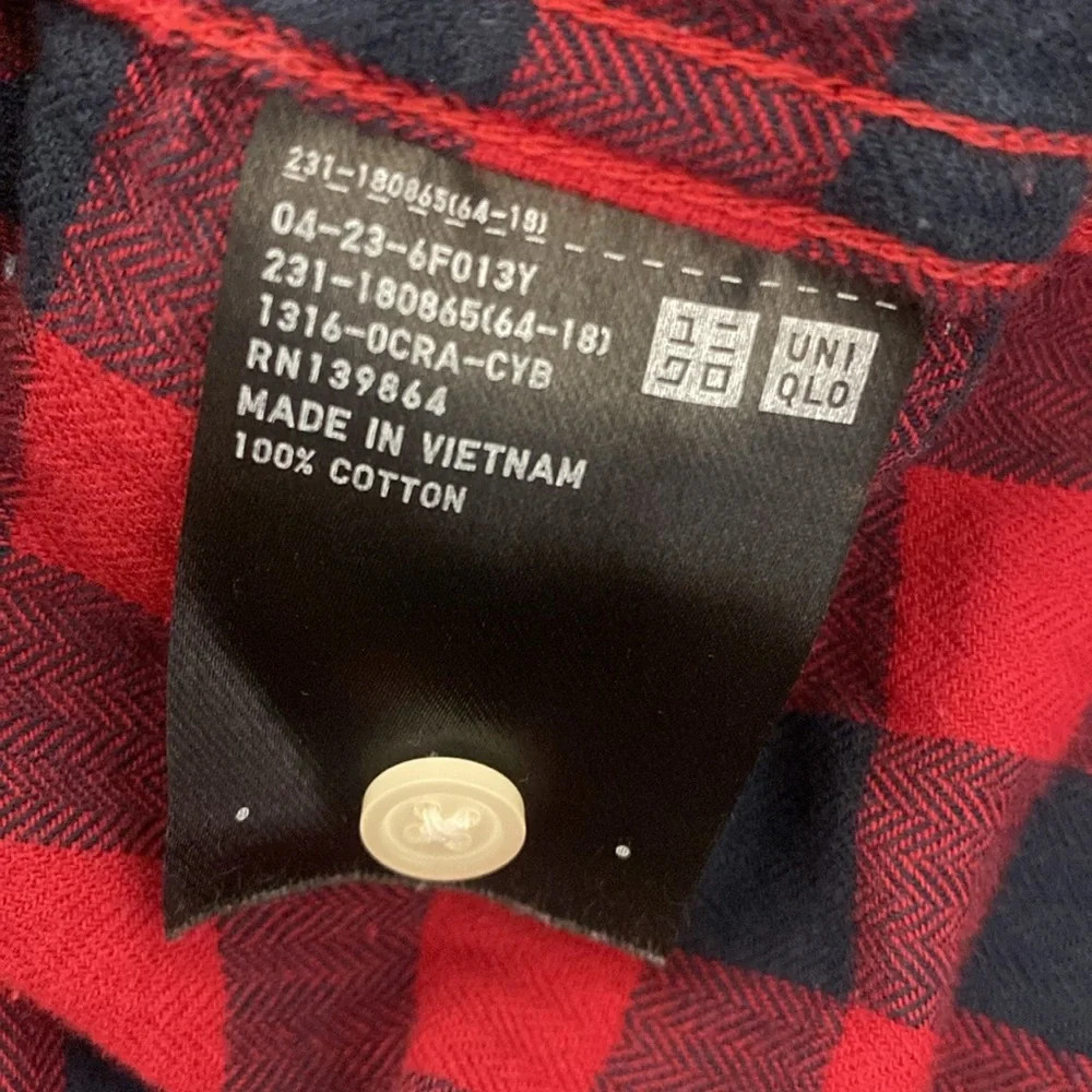 Uniqlo top red and black